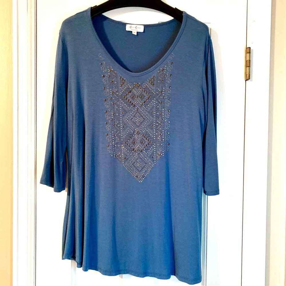 Women’s tunic with metallic stud design, size large